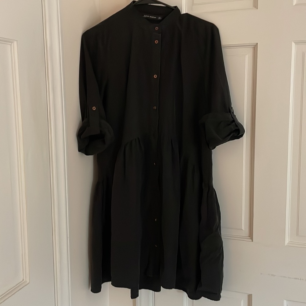 Zara women’s button-up black dress